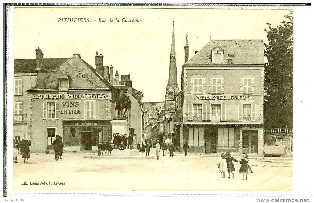 CPA  PITHIVIERS, Rue De La Couronne, épicerie, Café 1220 - Pithiviers