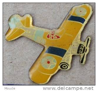 AVION JAUNE US NAVY - HELICE - Airplanes