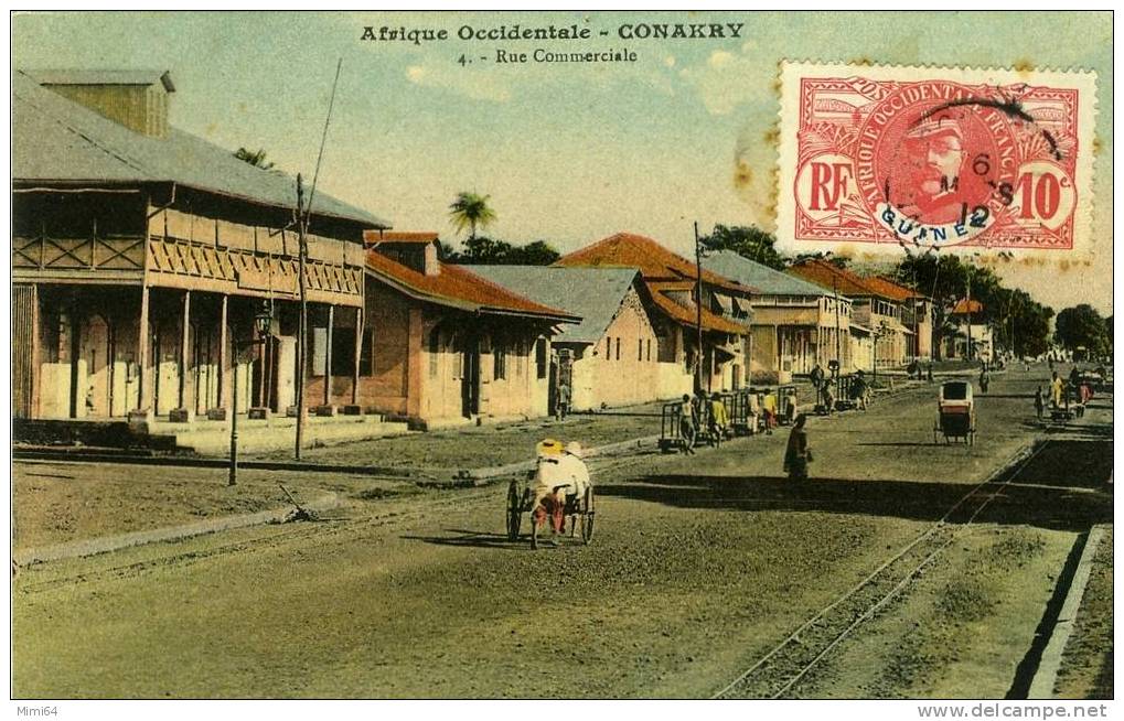 GUINEE .  KONAKRY  .  RUE COMMERCIALE .  (  ETAT CPA ABIMEE AU VERSO VOIR SCAN  ) - Guinee