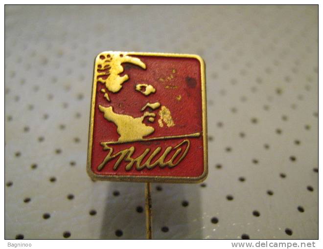 Josip Broz TITO Yugoslavia Communist Party Pin - Personnes Célèbres