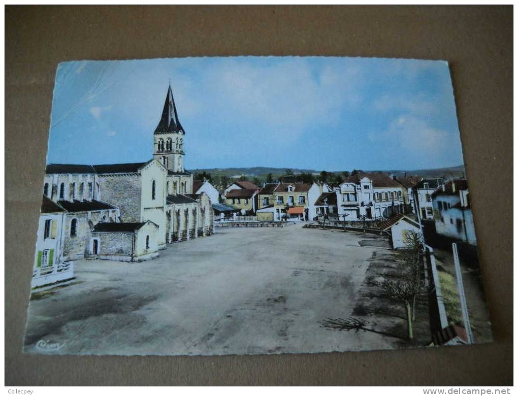 CPSM GUEUGNON Place De L'église - Gueugnon