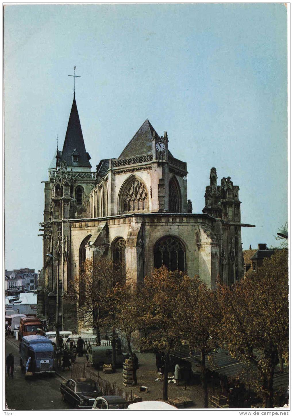 Le Neubourg - L'église Saint-paul - L'abside - Vielles Voitures - Le Neubourg