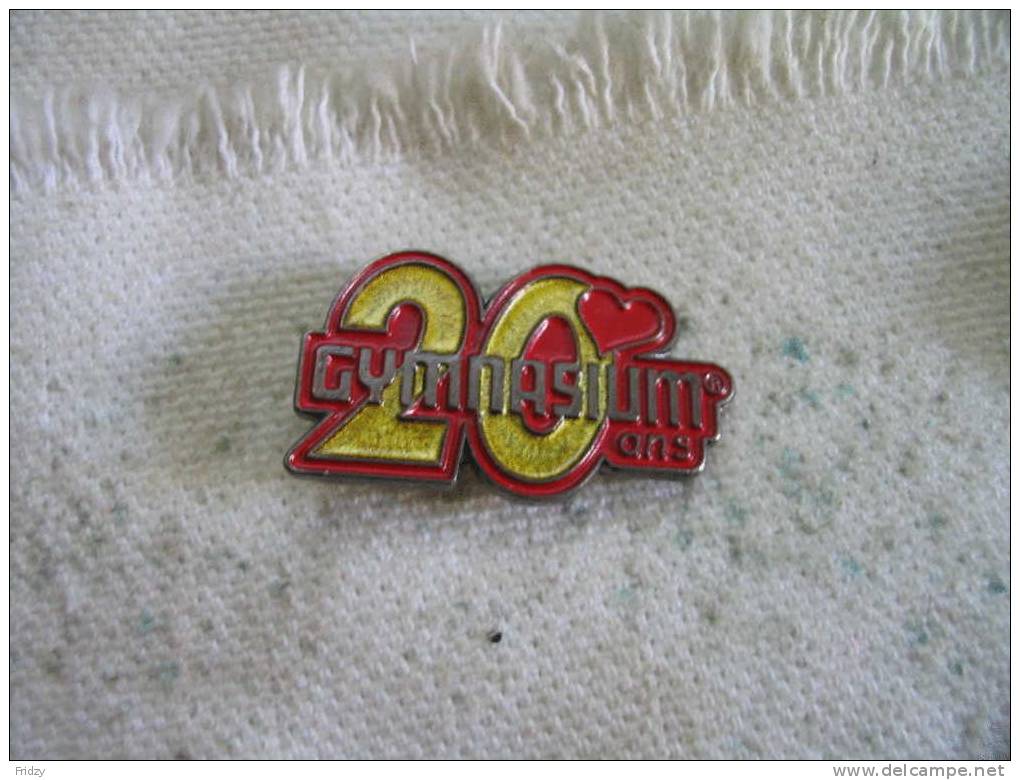 Pin´s  Des 20 Ans Du GYMNASIUM - Gymnastics