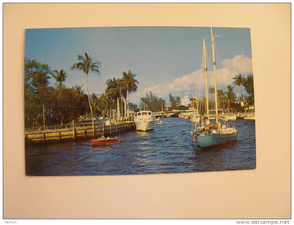 USA - Fort Lauderdale - Boats Along New River   - FL    D71767 - Fort Lauderdale