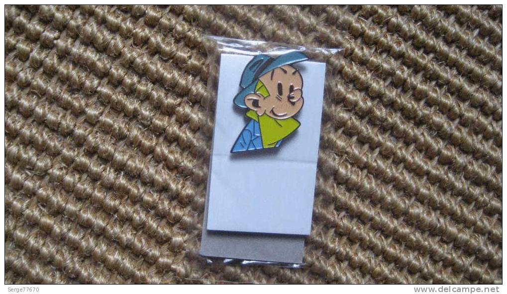 Spirou Franquin Atlas Voiture Broche Pin Pins Emballé épinglette Voitures Fantasio - Advertisement