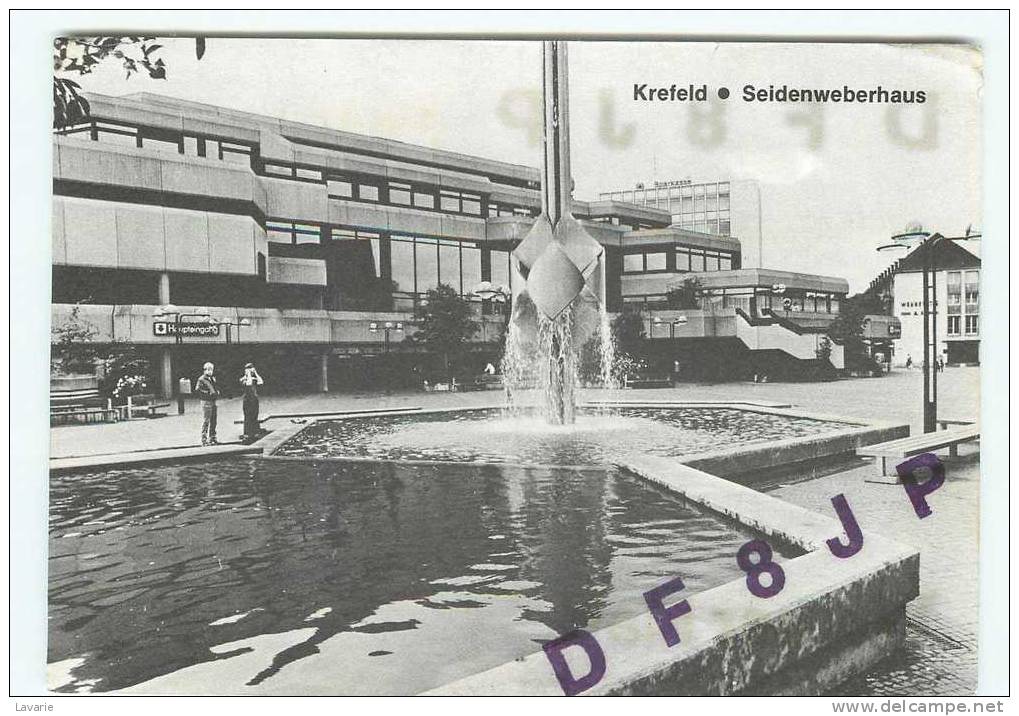 Carte QSL - DF8JP- Allemagne(Krefeld) - Photo D'une Fontaine Avec L'arriere D'une Banque "Sparkasse" - Krefeld
