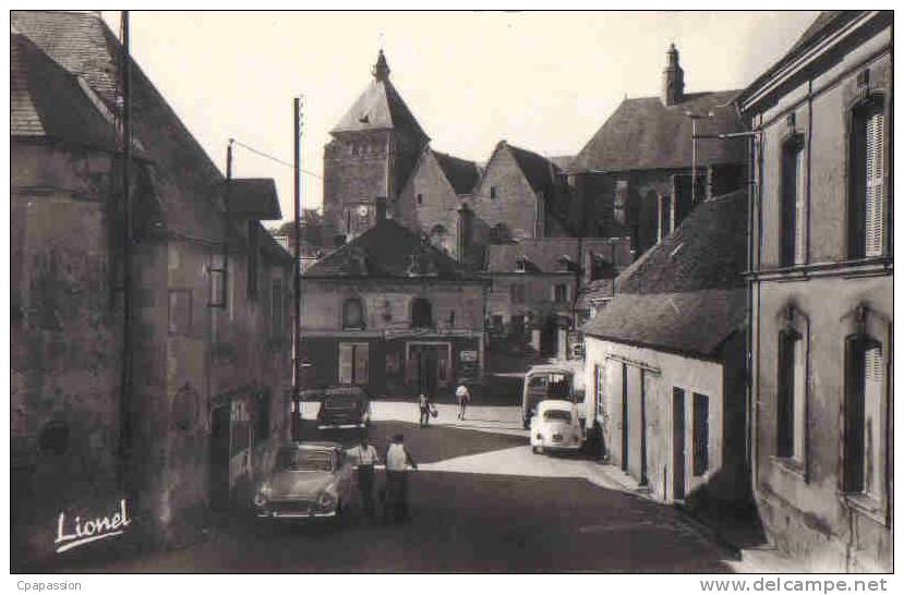 37 -BUEIL En TOURAINE -Collegiale -Rue Avec Autos -cpsm Noir Blanc- Edit M.Chretien - Neuve PRIX FIXE - Andere & Zonder Classificatie