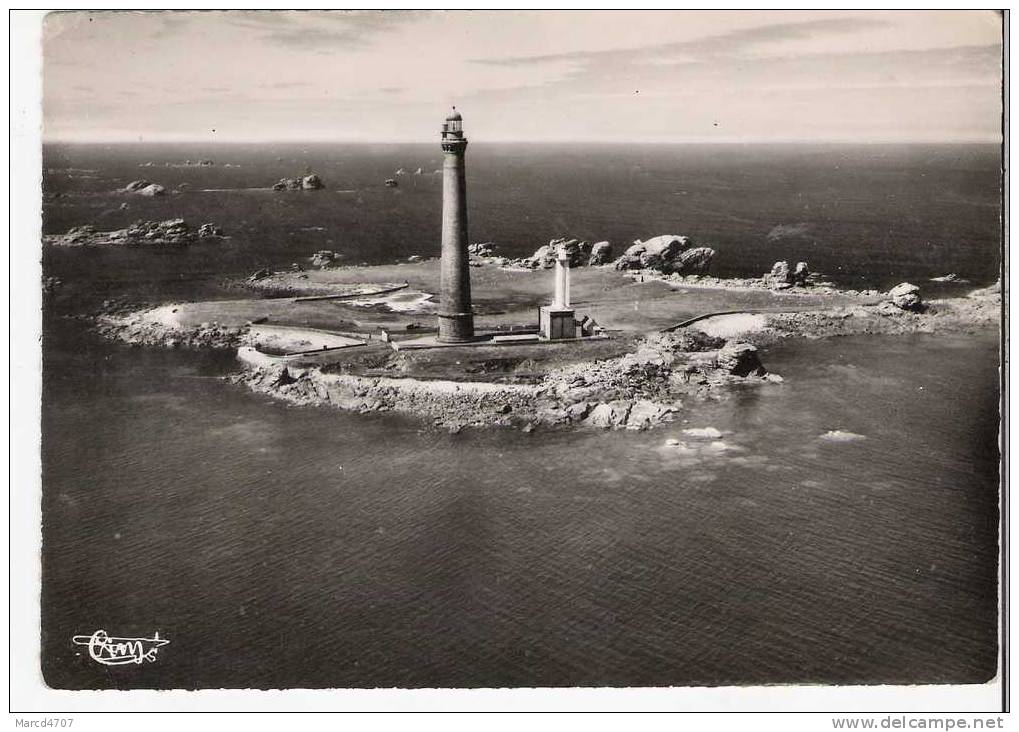 PLOUGUERNEAU 29 Finistère Vue Aérienne Le Phare Des Iles Vierges Editions Combier Carte Dentelée Véritable Photo - Plouguerneau