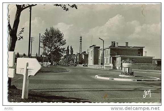 MAUBEUGE La Route De Mons - Maubeuge