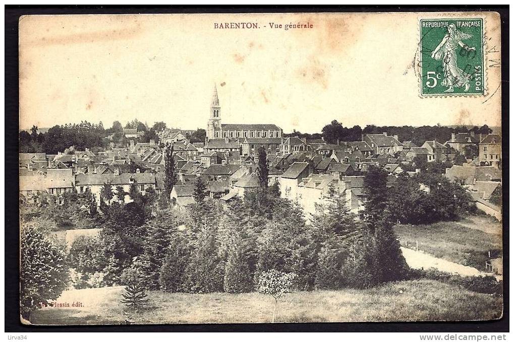 CPA  ANCIENNE- FRANCE- BARENTON (50)- VUE GENERALE DU BOURG- GROS PLAN- PINEDE DEVANT - Barenton