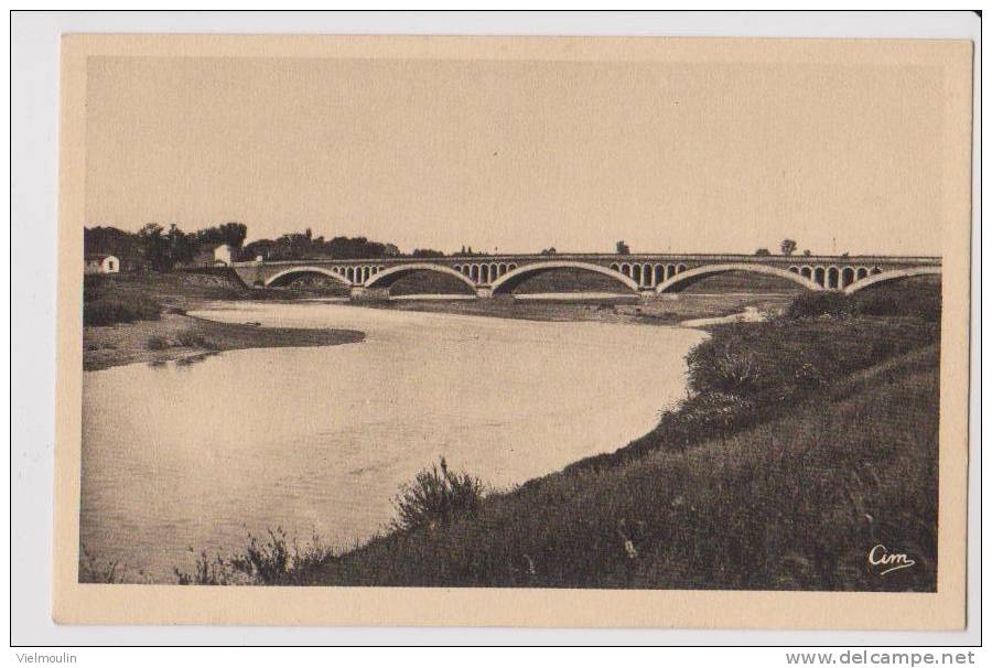 FEURS 42 LE PONT SUR LA LOIRE BELLE CARTE - Feurs