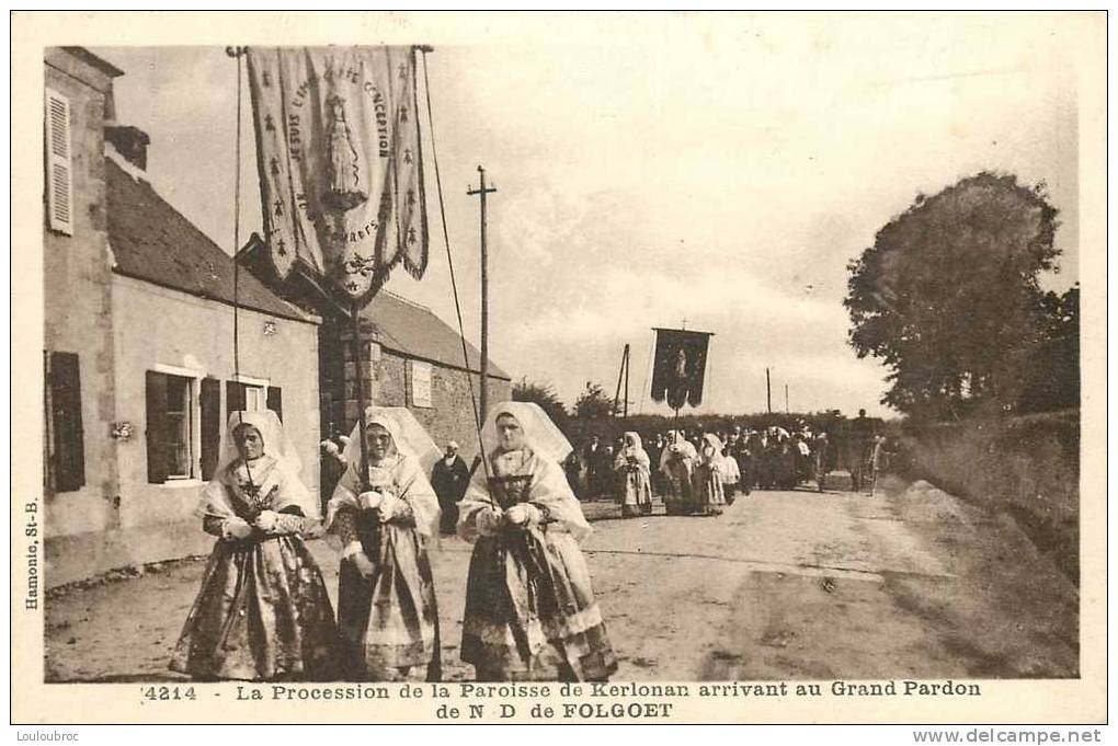 29 KERLOUAN LA PROCESSION DE LA PAROISSE ARRIVANT AU GRAND PARDON DE NOTRE DAME DE FOLGOET - Kerlouan