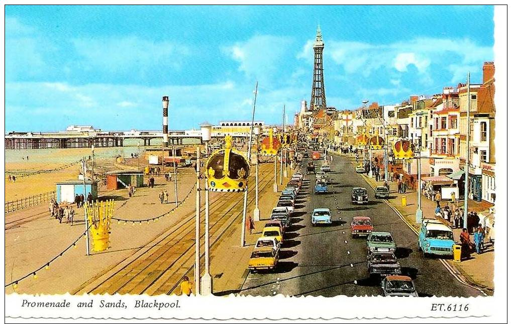 Colour Postcard Promenade And Sands  Blackpool Lancashire England - Blackpool