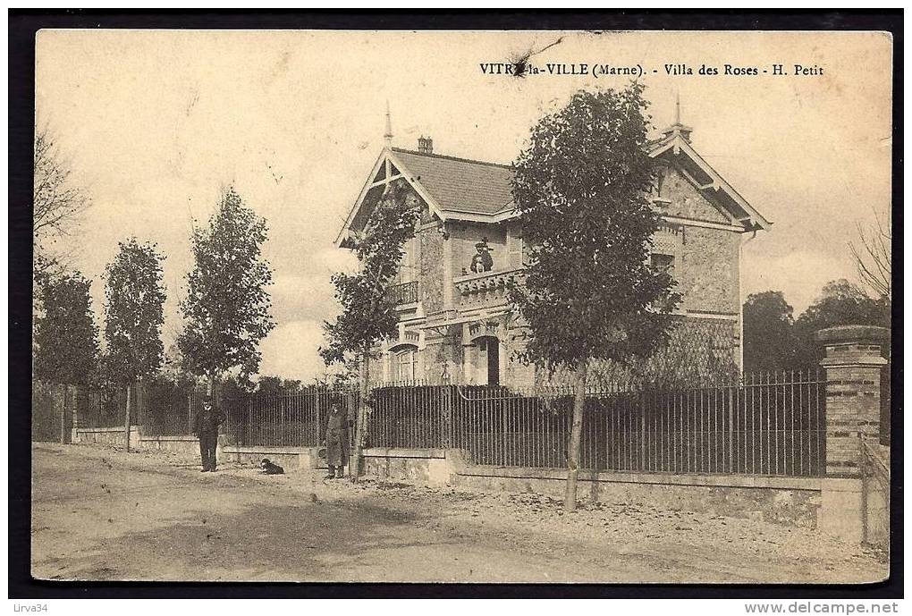 CPA  ANCIENNE- FRANCE- VITRY-LA-VILLE (51)- VILLA DES ROSES EN TRES GROS PLAN- ANIMATION DEVANT- VILLA DE L'EDITEUR !! - Vitry-la-Ville