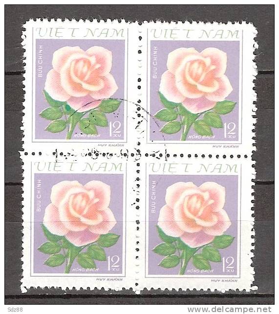 Viet - Nam   1980  YT 211  Fleur Roses Bloc De Quatre - Rozen