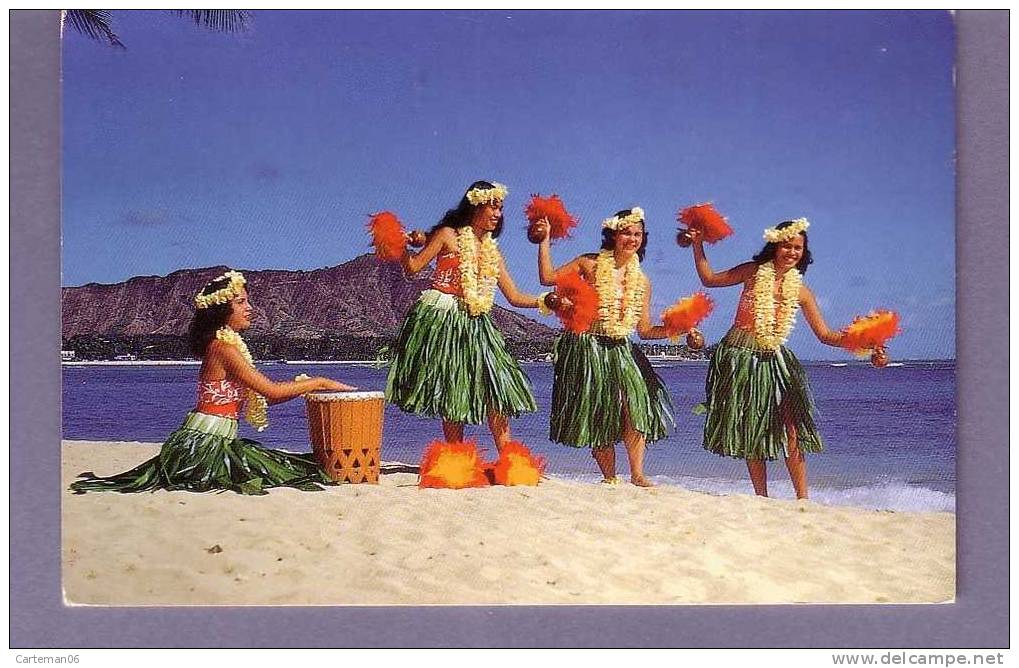 Etats-Unis - Hula Dancers On The Shores Of Waikiki Beach - Honolulu
