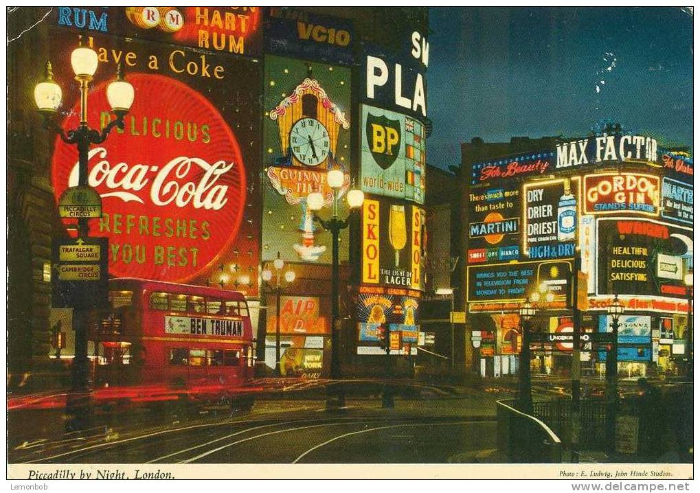Britain - United Kingdom - Piccadilly By Night, London - Used Postcard [P2217] - Piccadilly Circus