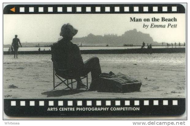 Telefonkarte Jersey - Fotografie - Man On The Beach - 86JERF - [ 7] Jersey Und Guernsey