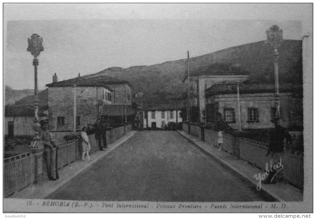 Pont Internationnal, Poteaux Frontière - Béhobie