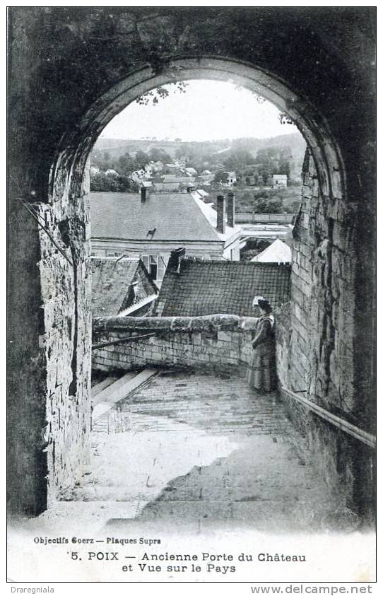 Poix - Ancienne Porte Du Château Et Vue Sur Le Pays - Poix-de-Picardie