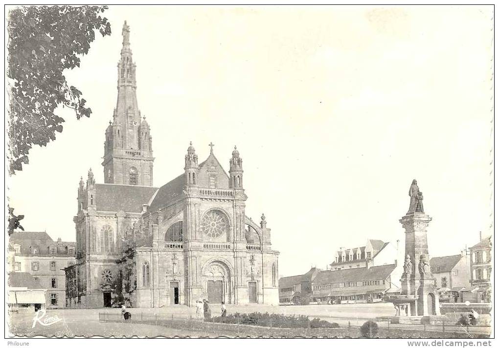 Sainte Anne D´Auray - La Basilique Et La Fontaine Miraculeuse, Ref 1102-843 - Auray