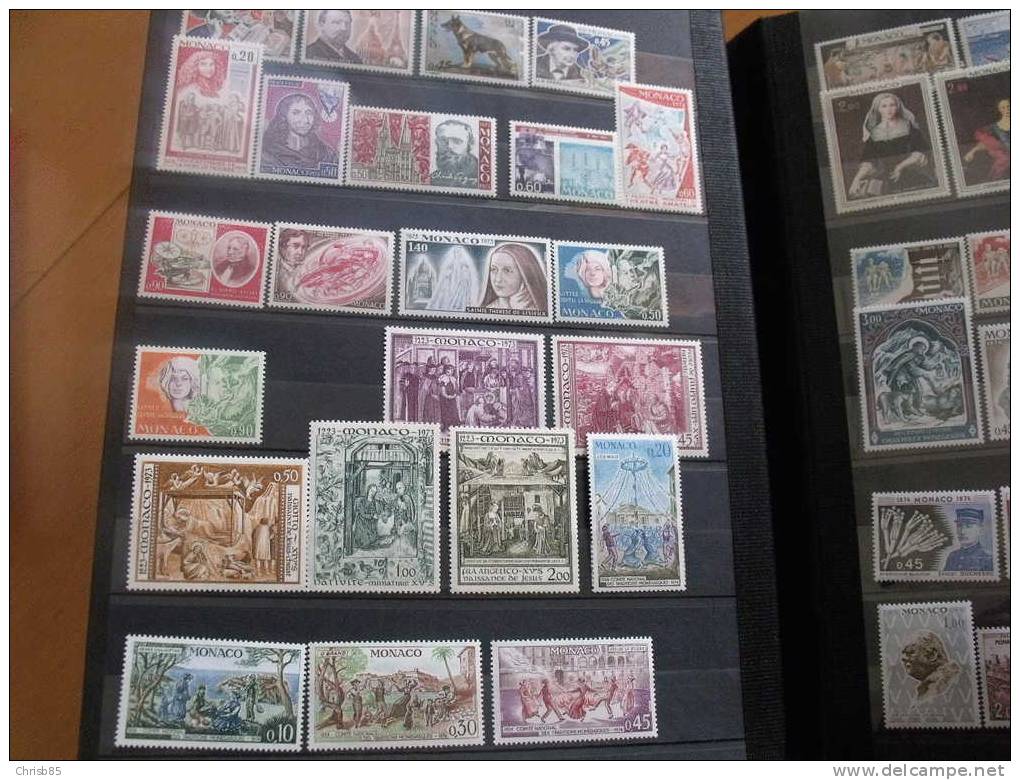 COLLECTION TIMBRES MONACO NEUVE 1950 A 1979