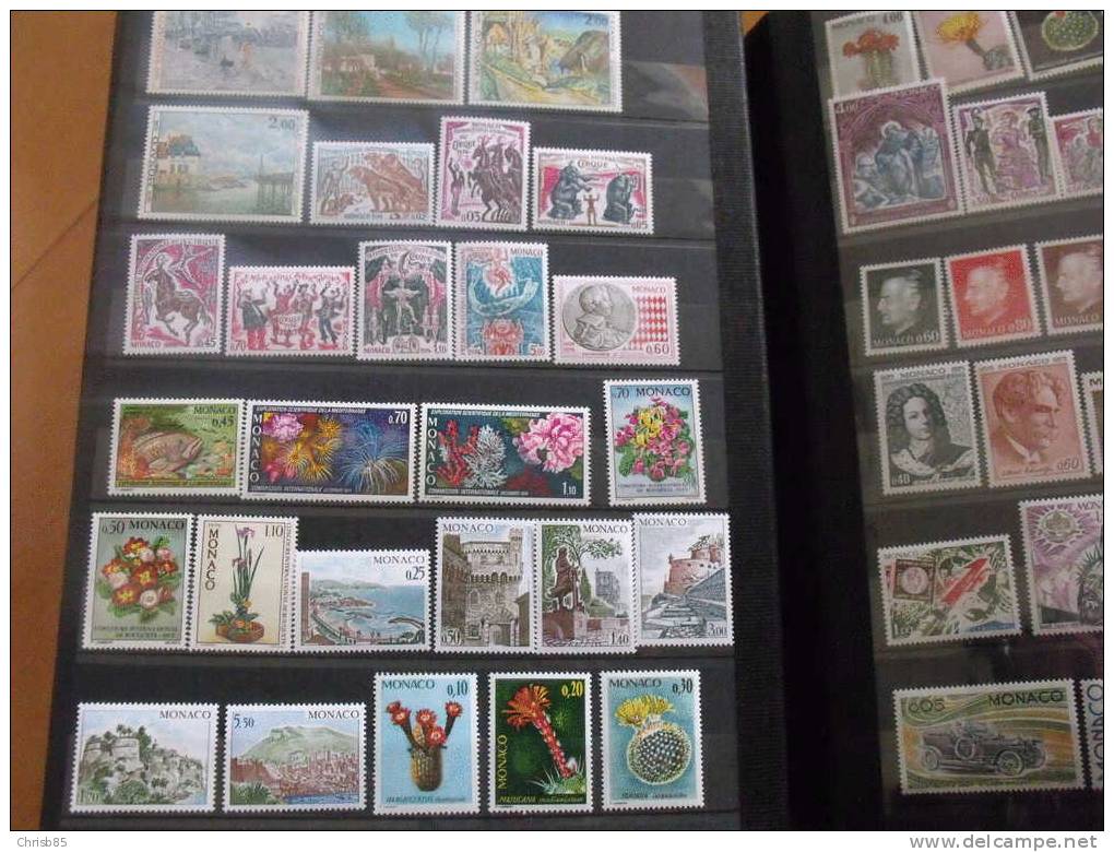 COLLECTION TIMBRES MONACO NEUVE 1950 A 1979