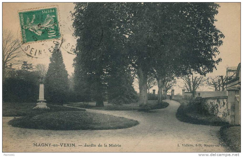 MAGNY-EN-VEXIN   Jardin De La Mairie - Magny En Vexin