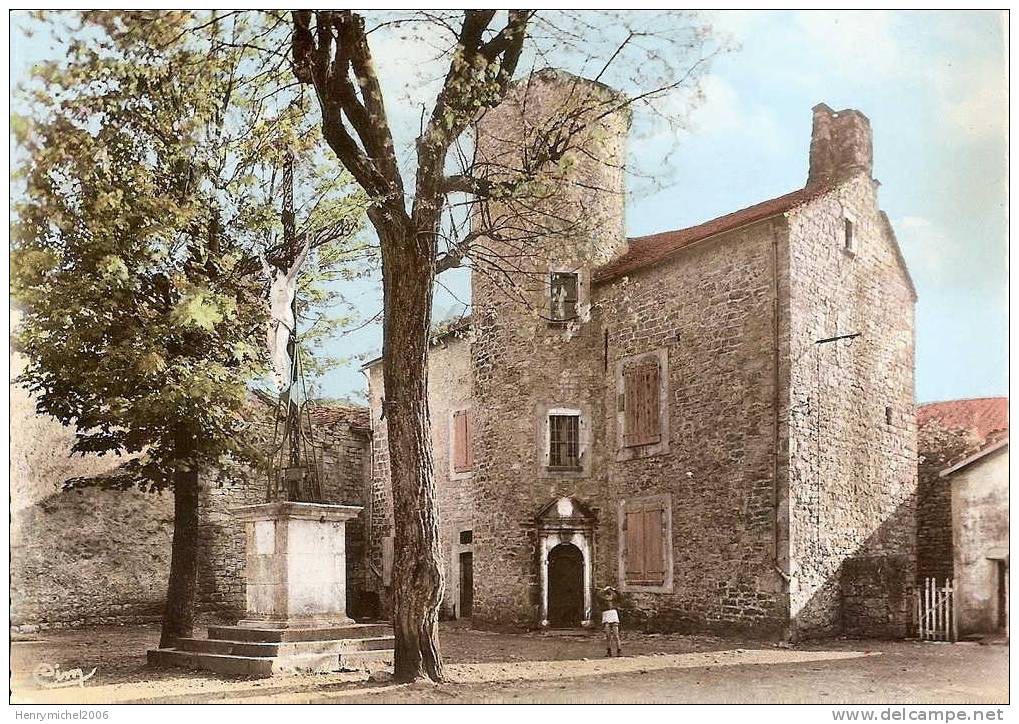 Aveyron , La Cavalerie, La Place Et La Croix Du Christ  , Ed Photo Cim - La Cavalerie