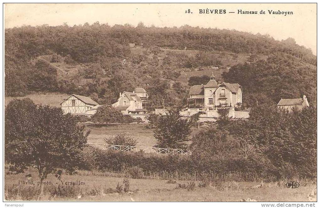 BIÈVRES. Hameau De Vauboyen - Bievres