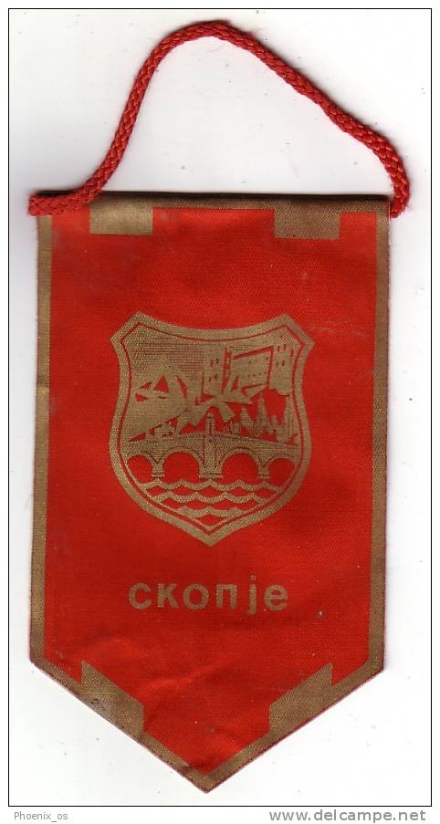 FOOTBALL / SOCCER - Yugoslavia / Macedonia - Flag, Football Club Vardar - Skopje - Bekleidung, Souvenirs Und Sonstige