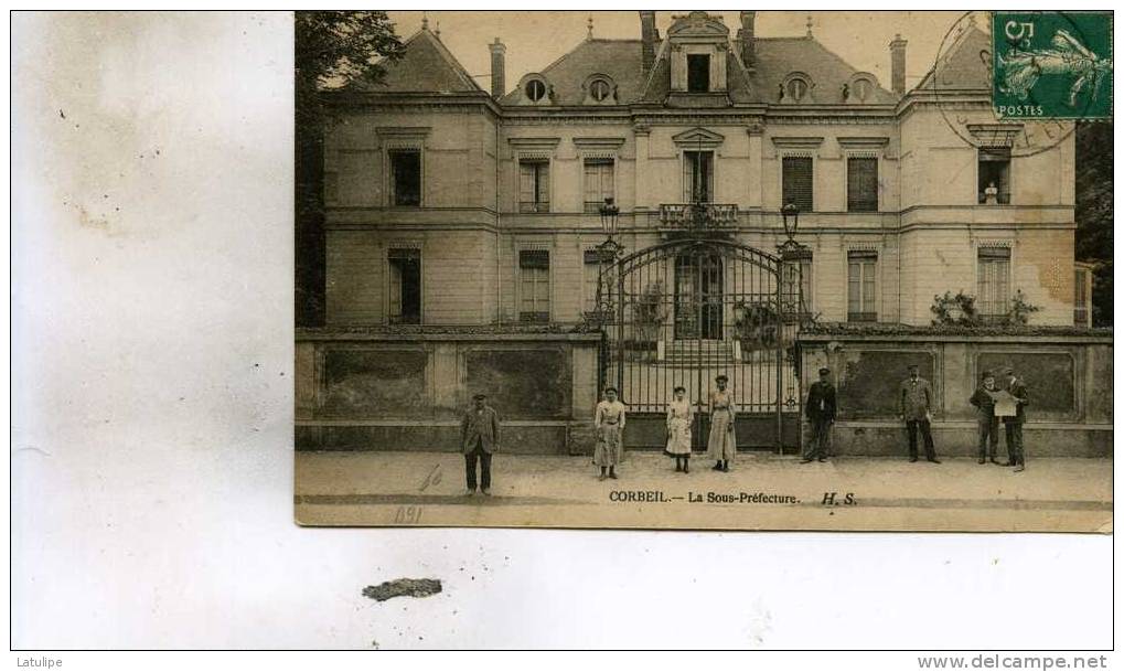 Corbeil  91  La  Sous-Prefecture  Rue  Animée - Corbeil Essonnes