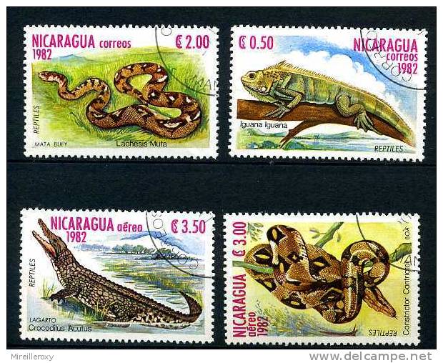 REPTILE SERPENT / TIMBRE  NICARAGUA - Serpents