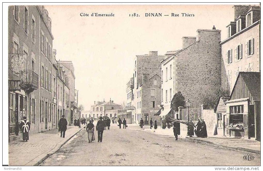 Dinan Rue Thiers Animée - Dinan