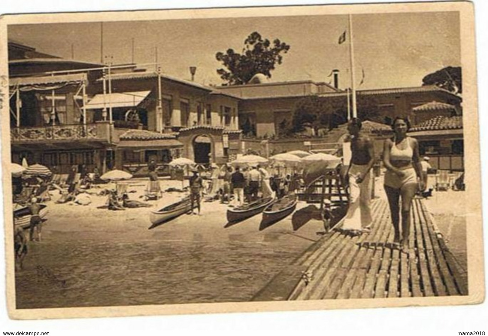 Juan Les Pins    Canoés Sur La Plage - Rowing