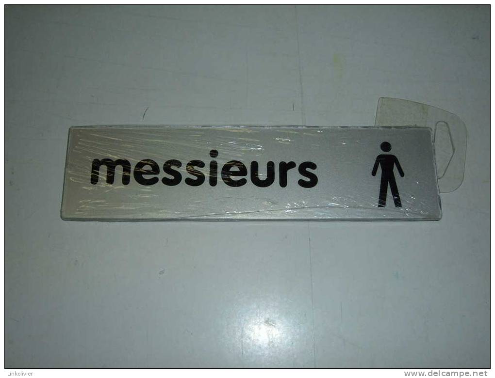 PLAQUE De SIGNALISATION Indicatrice En Plexiglas " MESSIEURS " - Autres & Non Classés