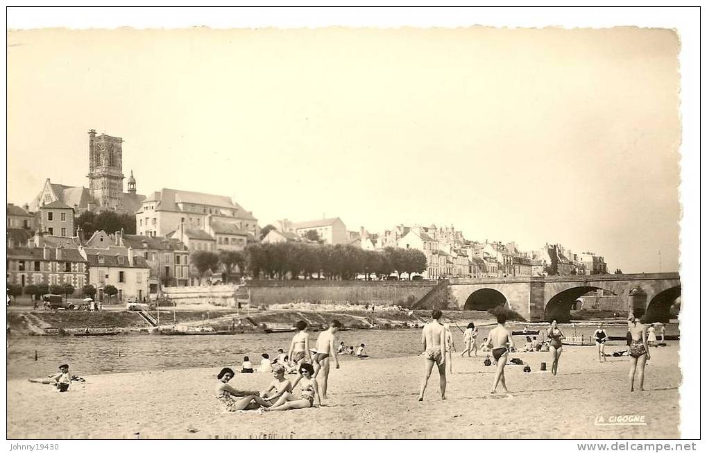 19417 - NEVERS - VUE GENERALE PRISE DE LA PLAGE ( Animées ) - Nevers