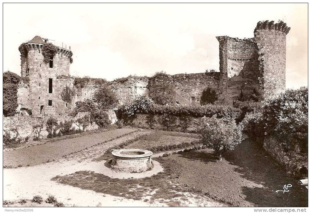Yvelines - Chevreuse , Ruines De La Madeleine , La Tour Fendue Et Le Puits De 85 M - Chevreuse