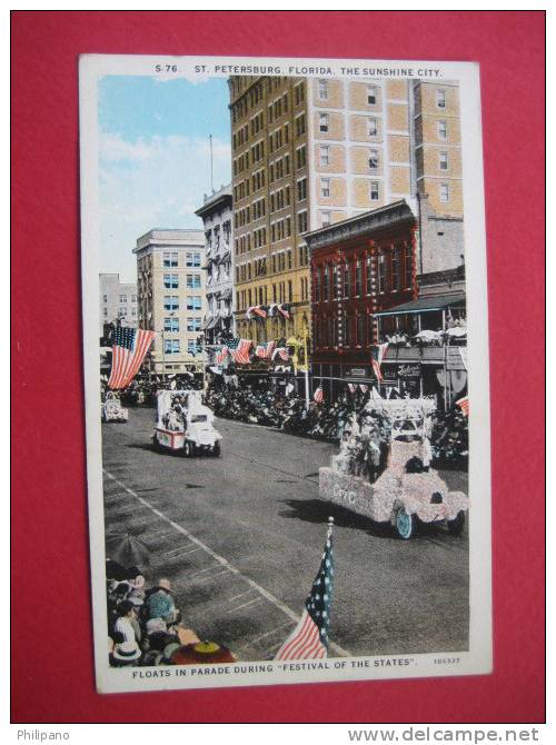 Floats In Parade During The Festival Of States  St Petersburg Fl  Vintage Wb  ----------( Ref  114) - St Petersburg