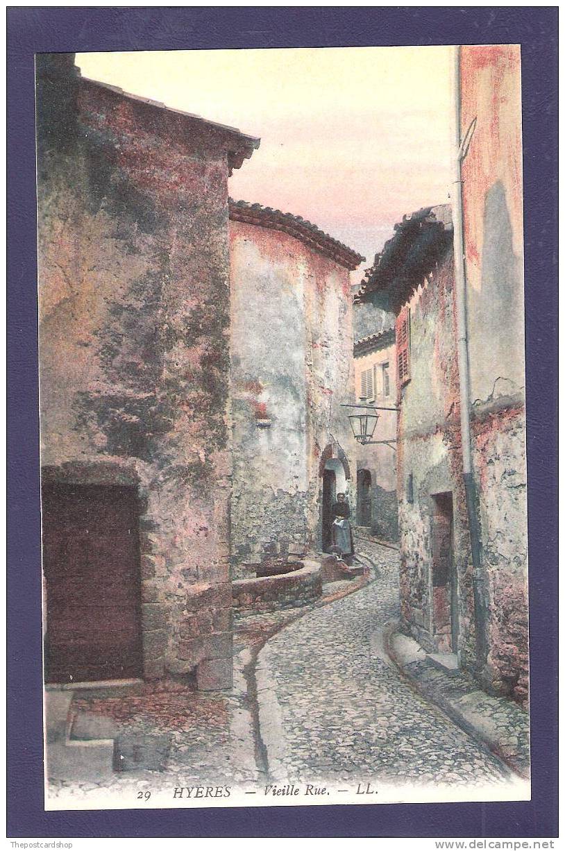 CPA N°29 HYERES VIEILLE RUE EN COULEUR LL LOUIS LEVY MORE FRANCE LISTED @ MORE FRANCE LISTED @1 EURO OR LESS - Hyeres