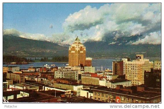 Vancouver B.C. British Columbia Canada - Marine Building - Circulée En 1953 - 2 Scans - Vancouver