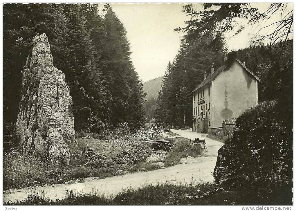 PONTARLIER DEFILE D ENTRE-PORTE LA DOUANE FRANCAISE N° 20559 - Pontarlier