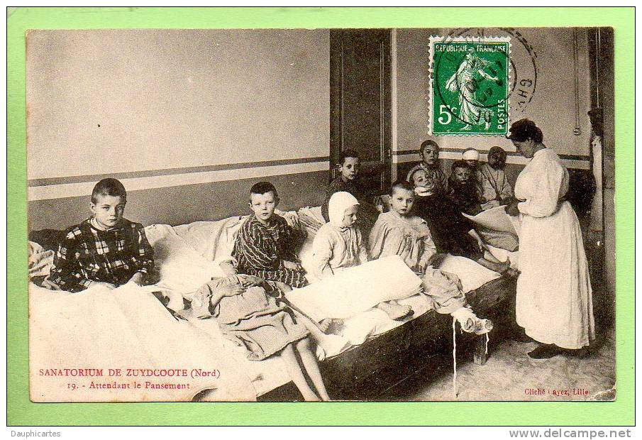 ZUYDCOOTE - SANATORIUM - Les Enfants Attendant Le Pansement De L'Infirmière - 2 Scans - Autres & Non Classés