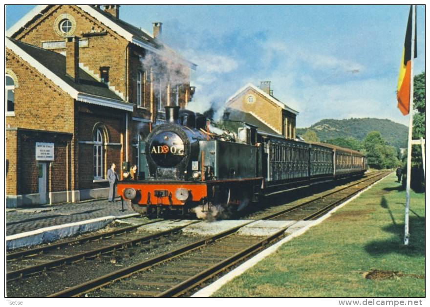 Treignes - Locomotive Vapeur AD07 Devant La Gare De Treignes - 1984 - Doische