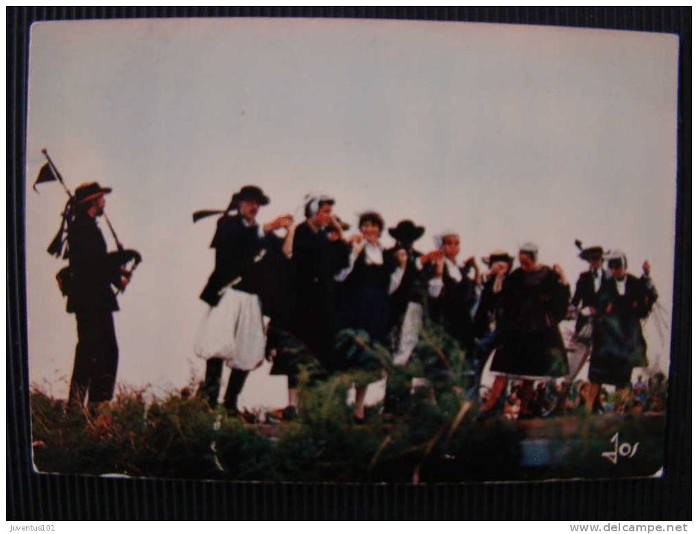 CPSM Fête De L'été En Bretagne-Danse Sur Le Podium   L681 - Danses