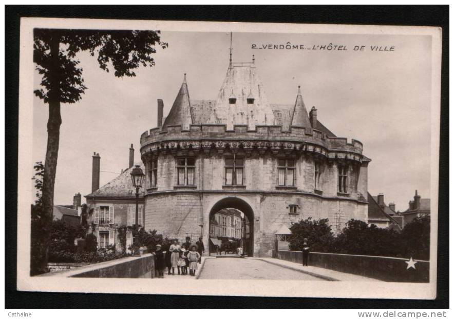 VENDÖME , L Hotel De Ville - Vendome