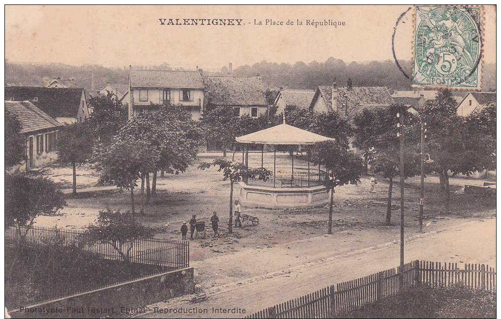 7a - 25 - Valentigney - Doubs - La Place De La République - Valentigney
