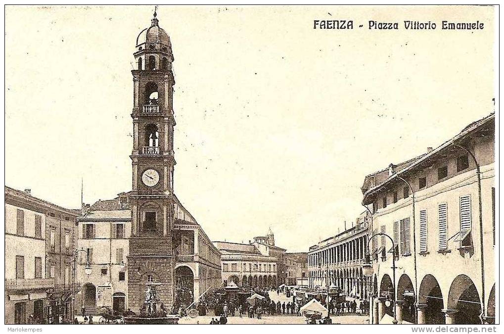 FAENZA  -  Piazza Vittorio Emanuele - Faenza