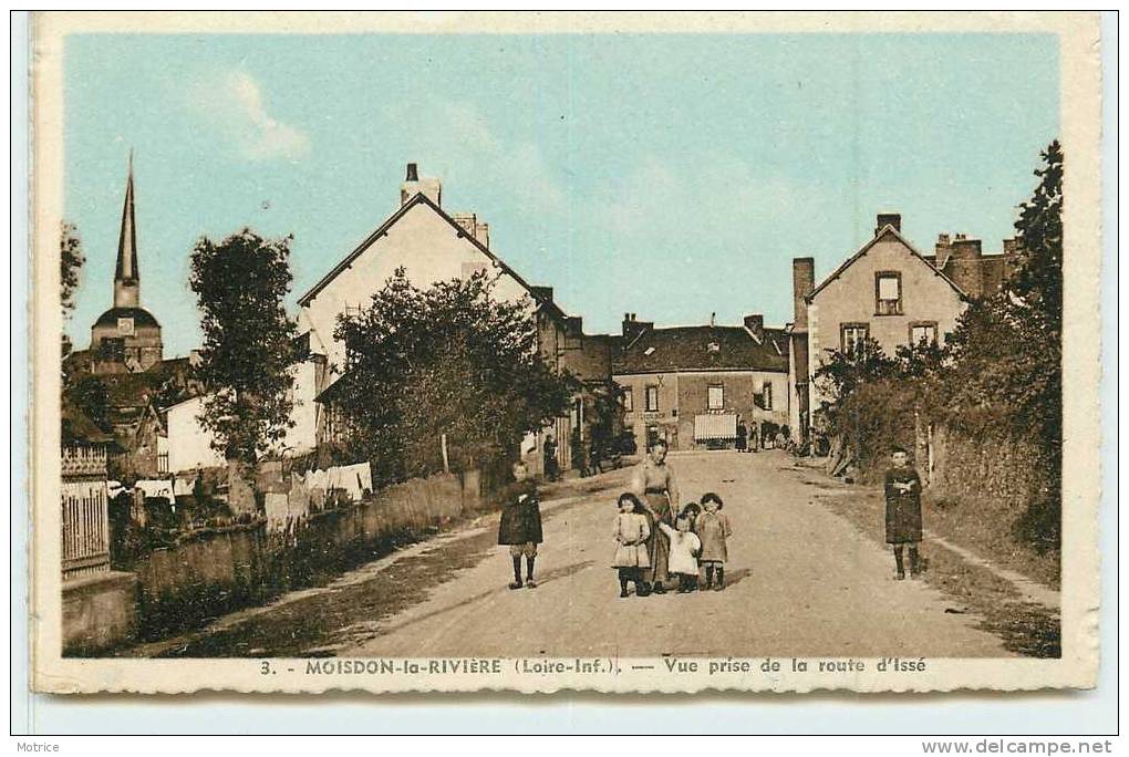 MOISDON LA RIVIERE   -   Vue Prise De La Rue D'Issé. - Moisdon La Riviere