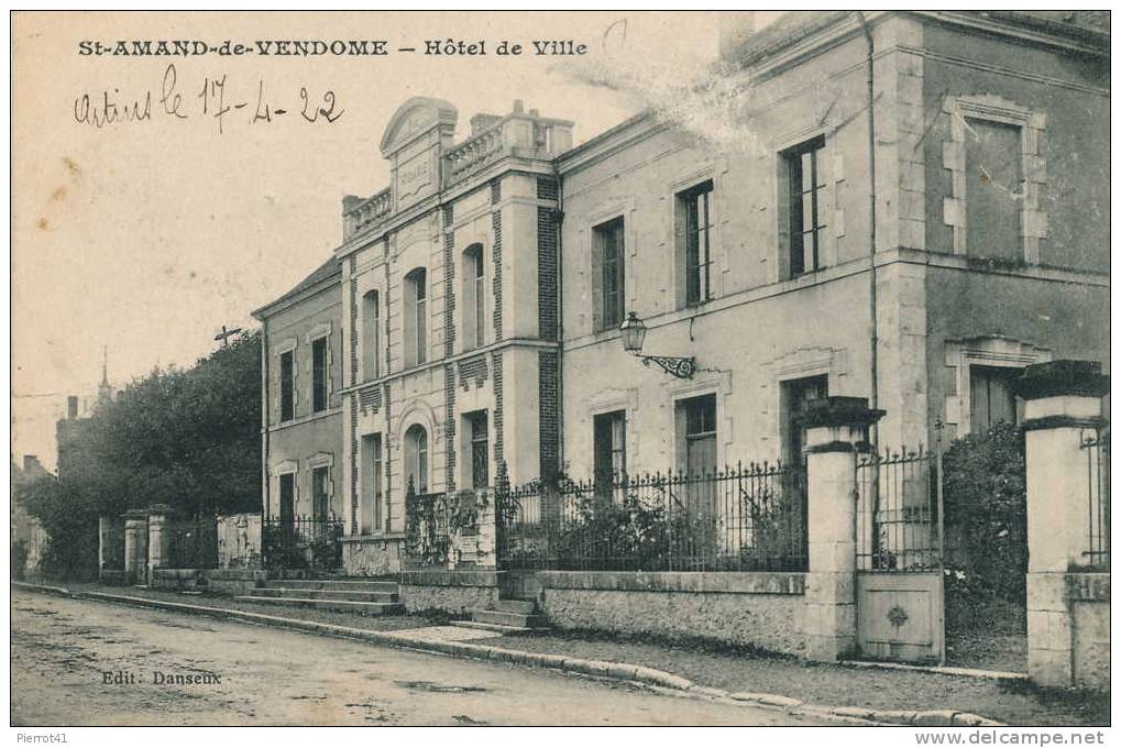 SAINT-AMAND-DE-VENDOME    Hôtel De Ville - Saint Amand Longpre
